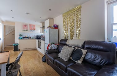 The Walk, City Centre, Cardiff - Image 2